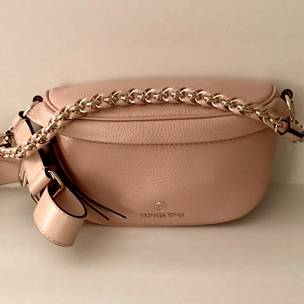 NWT Michael Kors Smokey Rose Sling Pack Messager